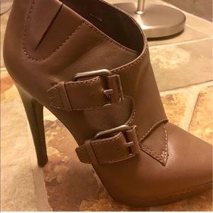 Pelle Moda Vinette  Buckle Ankle Booties . Size 8